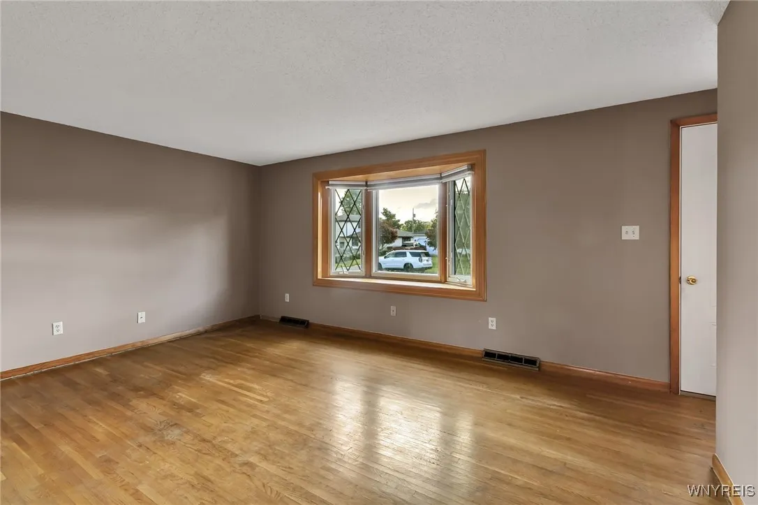 3416 Emerling Drive, Hamburg, New York 14219, Hamburg, New York 14219, 3 Bedrooms Bedrooms, 6 Rooms Rooms,1 BathroomBathrooms,Residential,For Sale,3416 Emerling Drive, Hamburg, New York 14219,0,B1634255