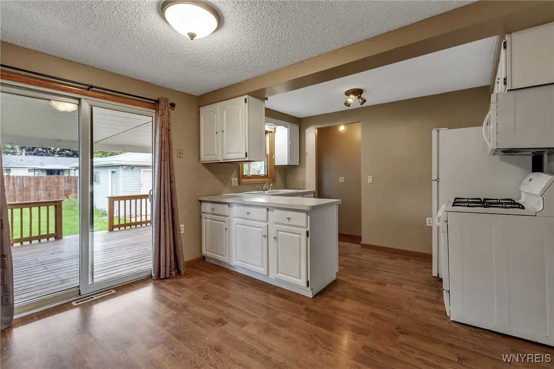 3416 Emerling Drive, Hamburg, New York 14219, Hamburg, New York 14219, 3 Bedrooms Bedrooms, 6 Rooms Rooms,1 BathroomBathrooms,Residential,Closed,3416 Emerling Drive, Hamburg, New York 14219,0,B1634255