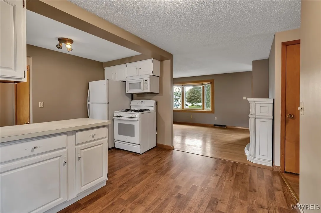 3416 Emerling Drive, Hamburg, New York 14219, Hamburg, New York 14219, 3 Bedrooms Bedrooms, 6 Rooms Rooms,1 BathroomBathrooms,Residential,Closed,3416 Emerling Drive, Hamburg, New York 14219,0,B1634255