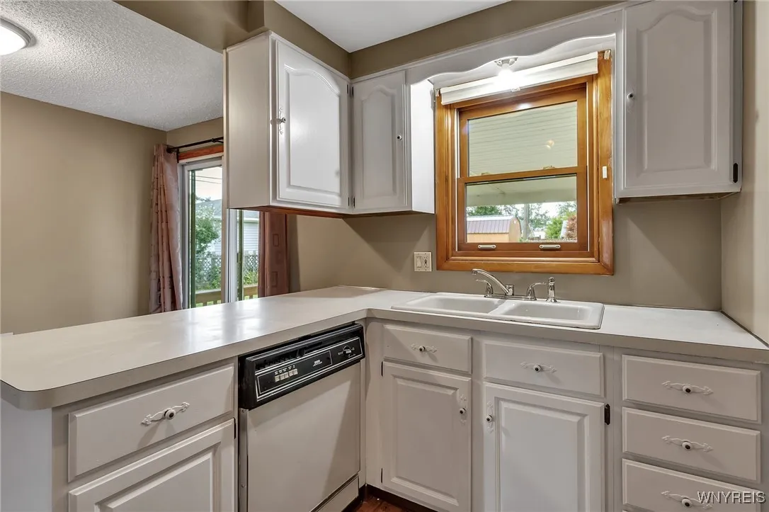 3416 Emerling Drive, Hamburg, New York 14219, Hamburg, New York 14219, 3 Bedrooms Bedrooms, 6 Rooms Rooms,1 BathroomBathrooms,Residential,For Sale,3416 Emerling Drive, Hamburg, New York 14219,0,B1634255