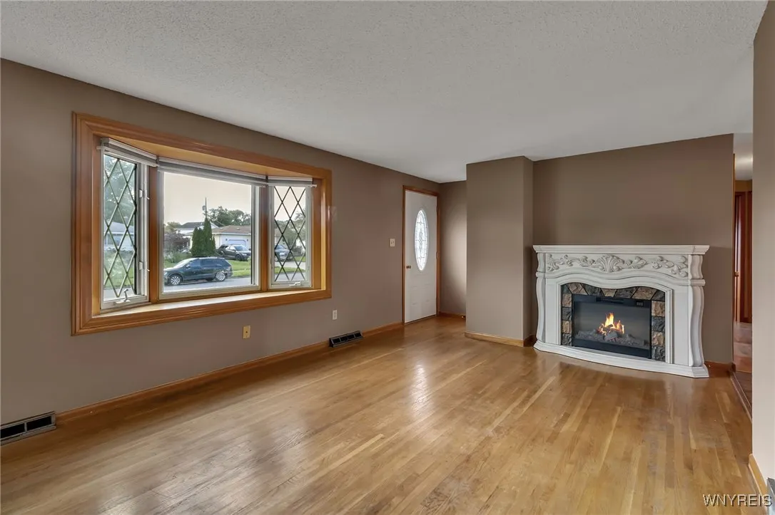 3416 Emerling Drive, Hamburg, New York 14219, Hamburg, New York 14219, 3 Bedrooms Bedrooms, 6 Rooms Rooms,1 BathroomBathrooms,Residential,For Sale,3416 Emerling Drive, Hamburg, New York 14219,0,B1634255