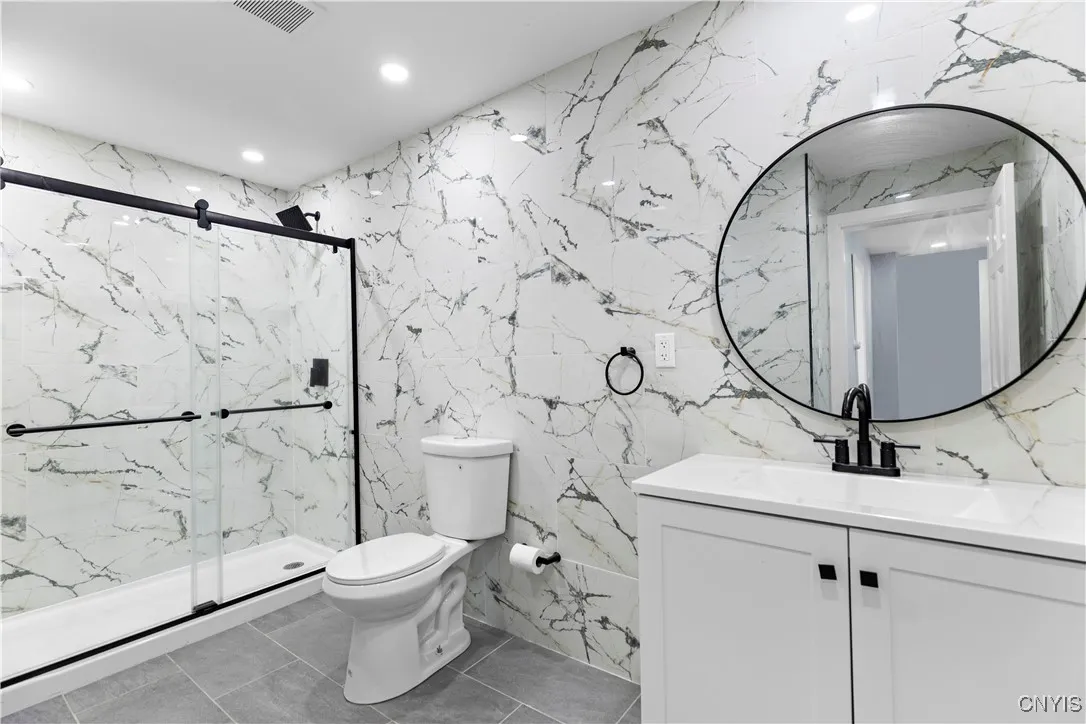 Apartment 1st Floor Bathroom