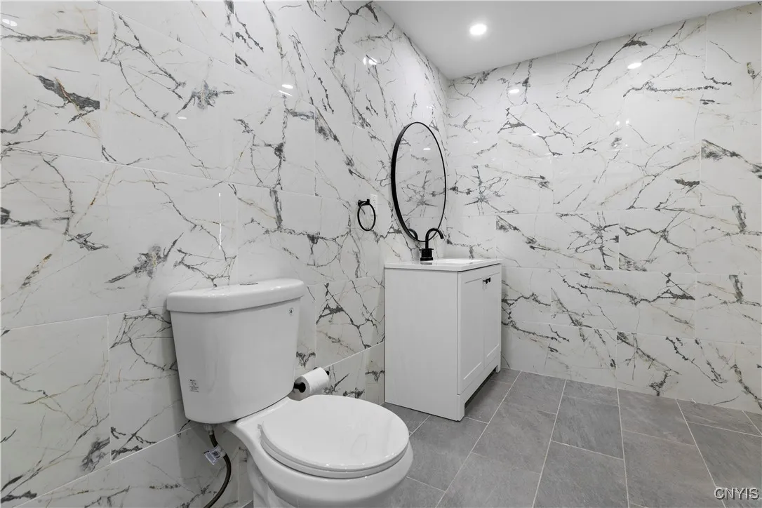 Apartment 1st Floor Bathroom