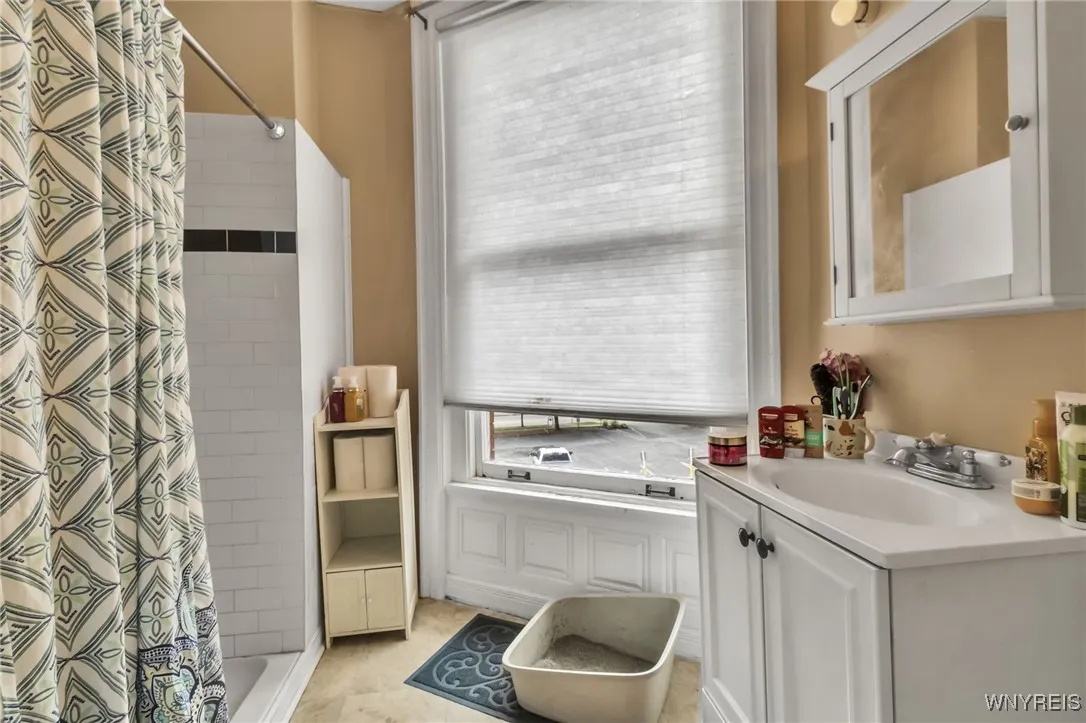 1152 Main Street, Buffalo, New York 14209, Buffalo, New York 14209, 4 Bedrooms Bedrooms, ,Multi Family,For Sale,1152 Main Street, Buffalo, New York 14209,0,B1634675