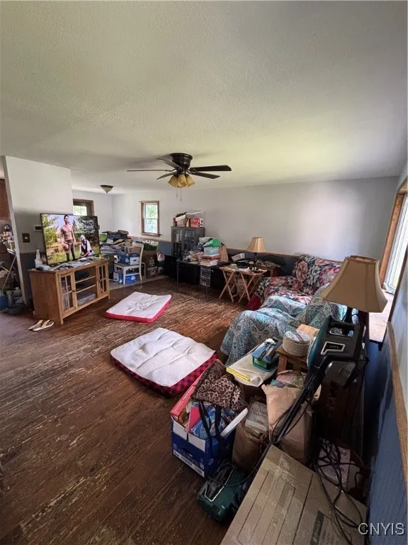4970 Woodmark Drive, Clay, New York 13088, Clay, New York 13088, 3 Bedrooms Bedrooms, 8 Rooms Rooms,2 BathroomsBathrooms,Residential,For Sale,4970 Woodmark Drive, Clay, New York 13088,0,S1634523