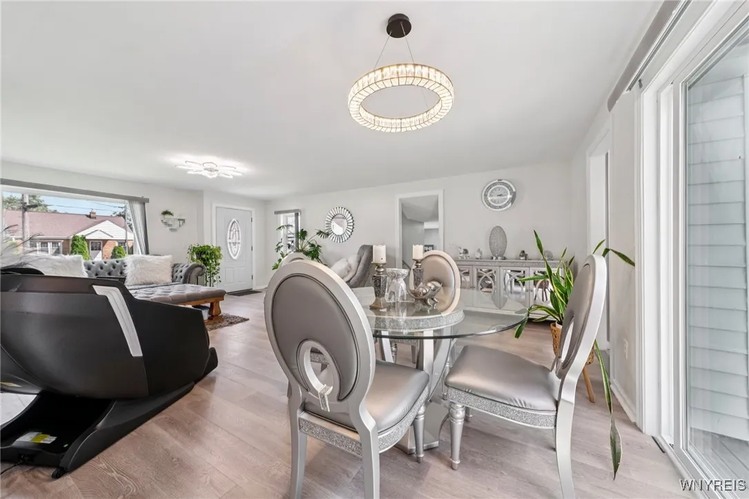 26 Roxborough Avenue, Cheektowaga, New York 14225, Cheektowaga, New York 14225, 3 Bedrooms Bedrooms, 6 Rooms Rooms,1 BathroomBathrooms,Residential,For Sale,26 Roxborough Avenue, Cheektowaga, New York 14225,0,B1634451