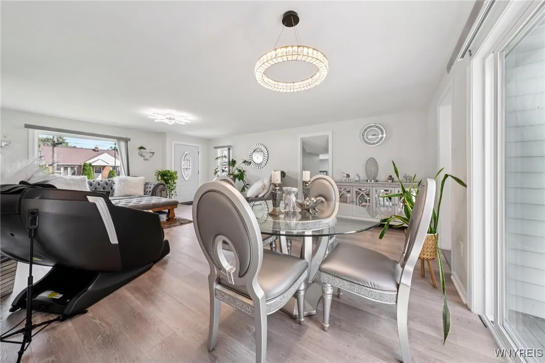 26 Roxborough Avenue, Cheektowaga, New York 14225, Cheektowaga, New York 14225, 3 Bedrooms Bedrooms, 6 Rooms Rooms,1 BathroomBathrooms,Residential,For Sale,26 Roxborough Avenue, Cheektowaga, New York 14225,0,B1634451