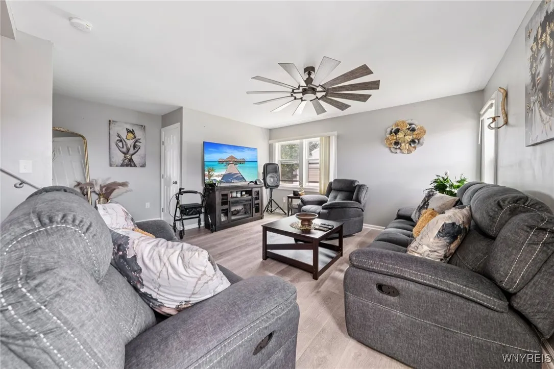 26 Roxborough Avenue, Cheektowaga, New York 14225, Cheektowaga, New York 14225, 3 Bedrooms Bedrooms, 6 Rooms Rooms,1 BathroomBathrooms,Residential,For Sale,26 Roxborough Avenue, Cheektowaga, New York 14225,0,B1634451