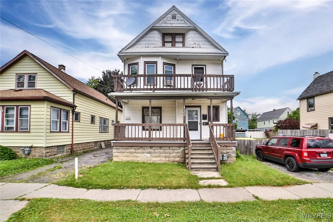 132 Ryan Street, Buffalo, New York 14210, Buffalo, New York 14210, 6 Bedrooms Bedrooms, ,3 BathroomsBathrooms,Residential,Closed,132 Ryan Street, Buffalo, New York 14210,0,B1634689