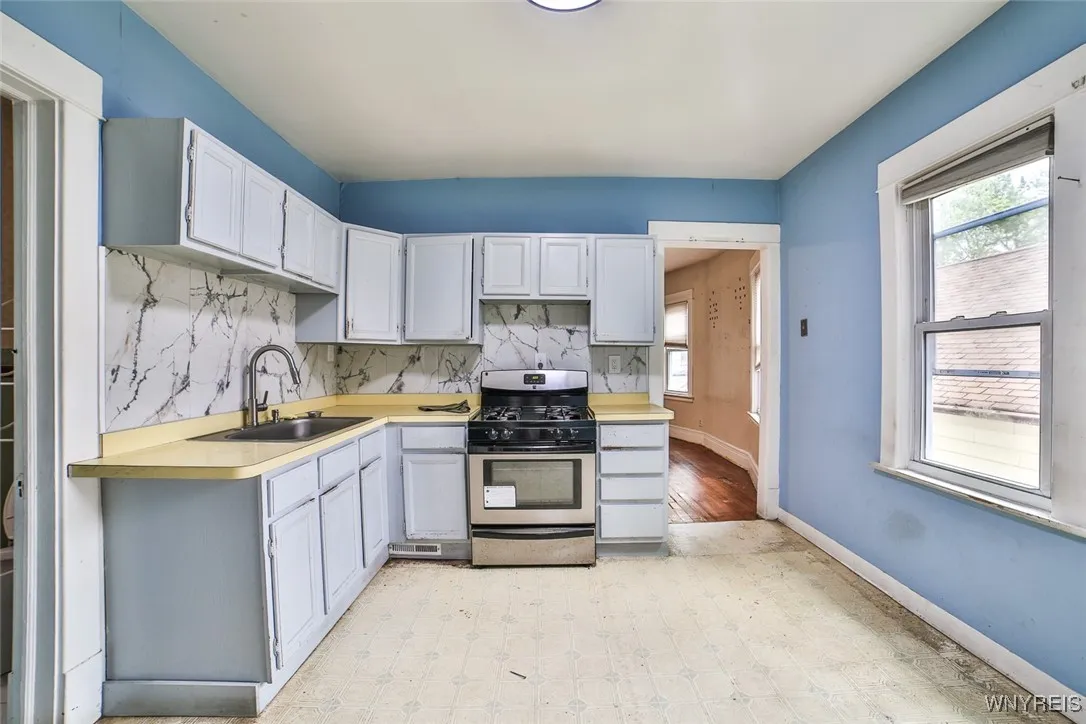 132 Ryan Street, Buffalo, New York 14210, Buffalo, New York 14210, 6 Bedrooms Bedrooms, ,3 BathroomsBathrooms,Residential,For Sale,132 Ryan Street, Buffalo, New York 14210,0,B1634689
