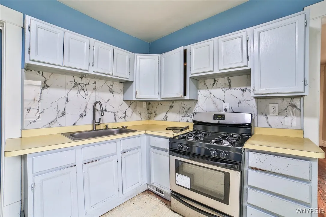 132 Ryan Street, Buffalo, New York 14210, Buffalo, New York 14210, 6 Bedrooms Bedrooms, ,3 BathroomsBathrooms,Residential,For Sale,132 Ryan Street, Buffalo, New York 14210,0,B1634689
