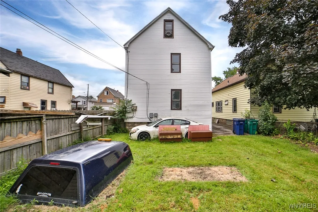 132 Ryan Street, Buffalo, New York 14210, Buffalo, New York 14210, 6 Bedrooms Bedrooms, ,3 BathroomsBathrooms,Residential,Closed,132 Ryan Street, Buffalo, New York 14210,0,B1634689