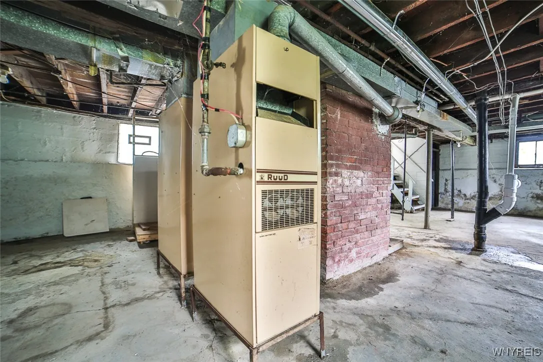 132 Ryan Street, Buffalo, New York 14210, Buffalo, New York 14210, 6 Bedrooms Bedrooms, ,3 BathroomsBathrooms,Residential,Closed,132 Ryan Street, Buffalo, New York 14210,0,B1634689