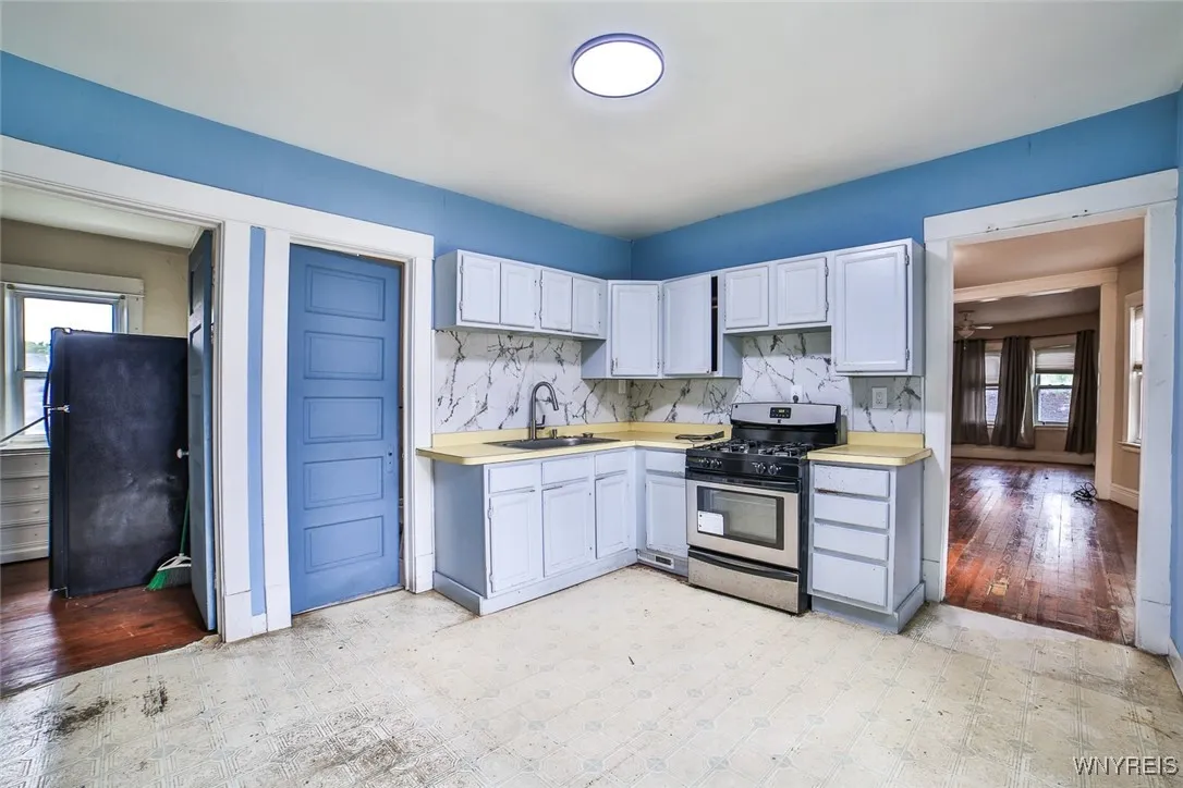 132 Ryan Street, Buffalo, New York 14210, Buffalo, New York 14210, 6 Bedrooms Bedrooms, ,3 BathroomsBathrooms,Residential,For Sale,132 Ryan Street, Buffalo, New York 14210,0,B1634689