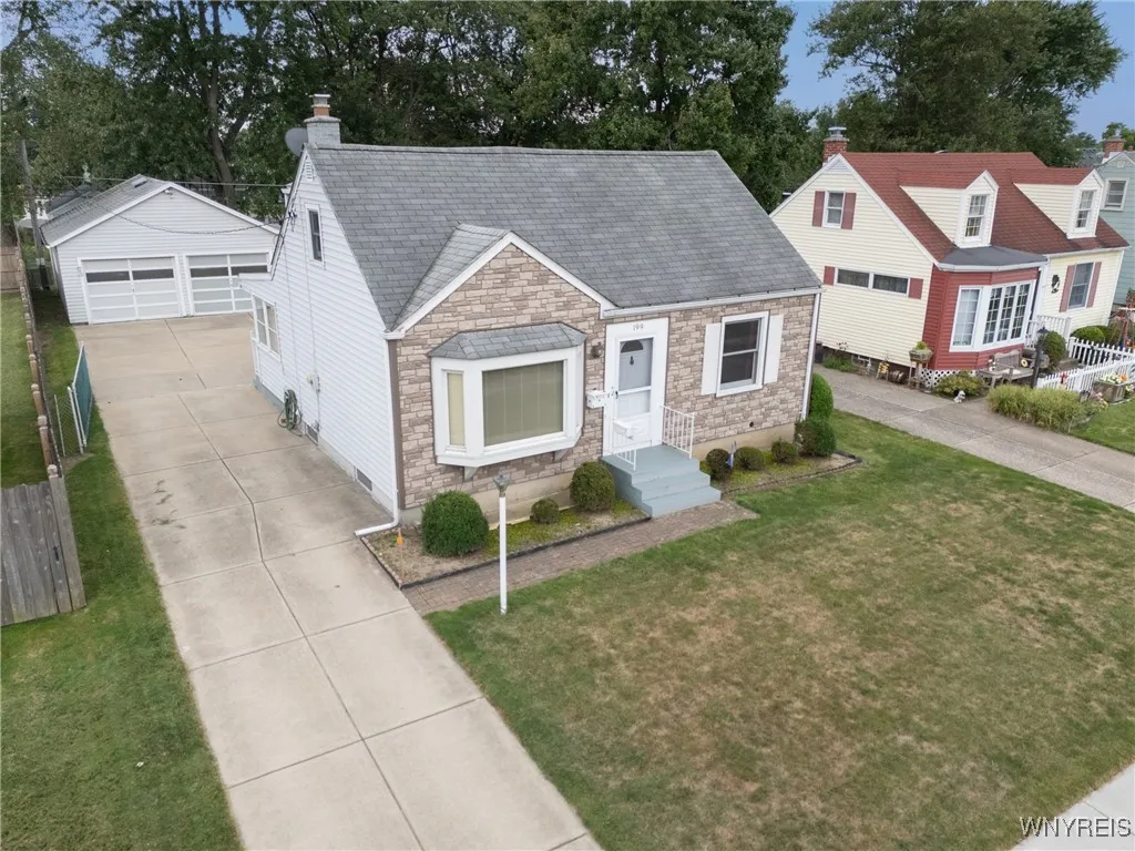 199 Beale Avenue, Cheektowaga, New York 14225, Cheektowaga, New York 14225, 4 Bedrooms Bedrooms, 8 Rooms Rooms,2 BathroomsBathrooms,Residential,For Sale,199 Beale Avenue, Cheektowaga, New York 14225,0,B1634375