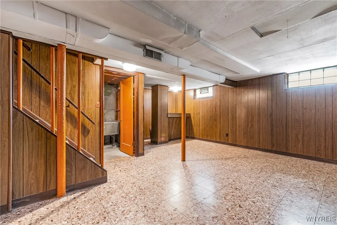 199 Beale Avenue, Cheektowaga, New York 14225, Cheektowaga, New York 14225, 4 Bedrooms Bedrooms, 8 Rooms Rooms,2 BathroomsBathrooms,Residential,For Sale,199 Beale Avenue, Cheektowaga, New York 14225,0,B1634375