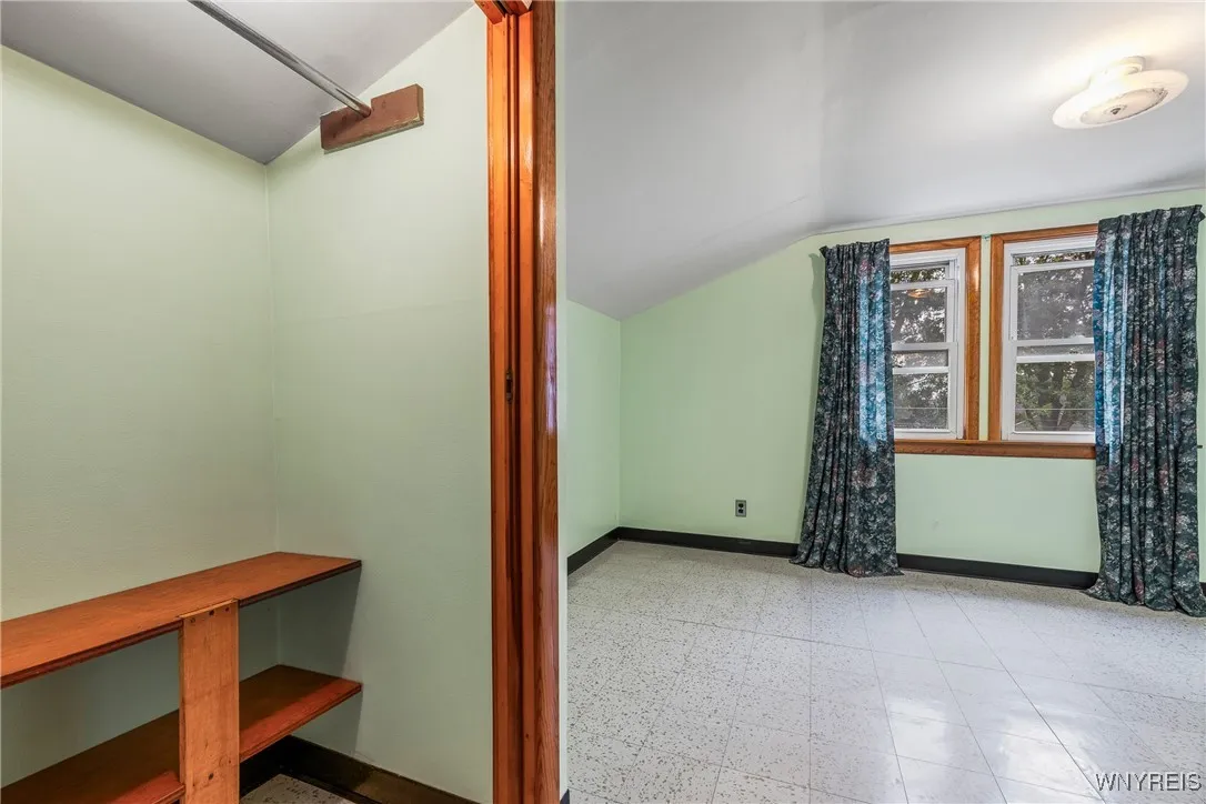 Bedroom 2 floor 2