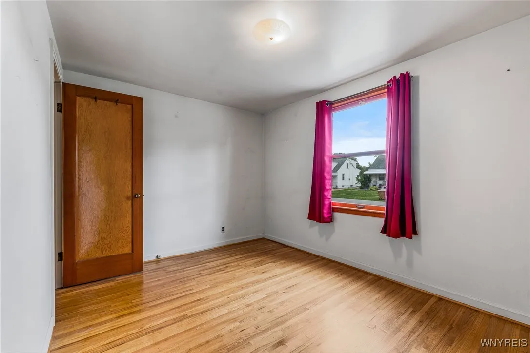 Floor 1 bedroom 1