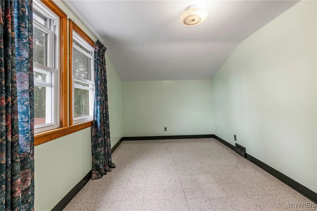 199 Beale Avenue, Cheektowaga, New York 14225, Cheektowaga, New York 14225, 4 Bedrooms Bedrooms, 8 Rooms Rooms,2 BathroomsBathrooms,Residential,For Sale,199 Beale Avenue, Cheektowaga, New York 14225,0,B1634375