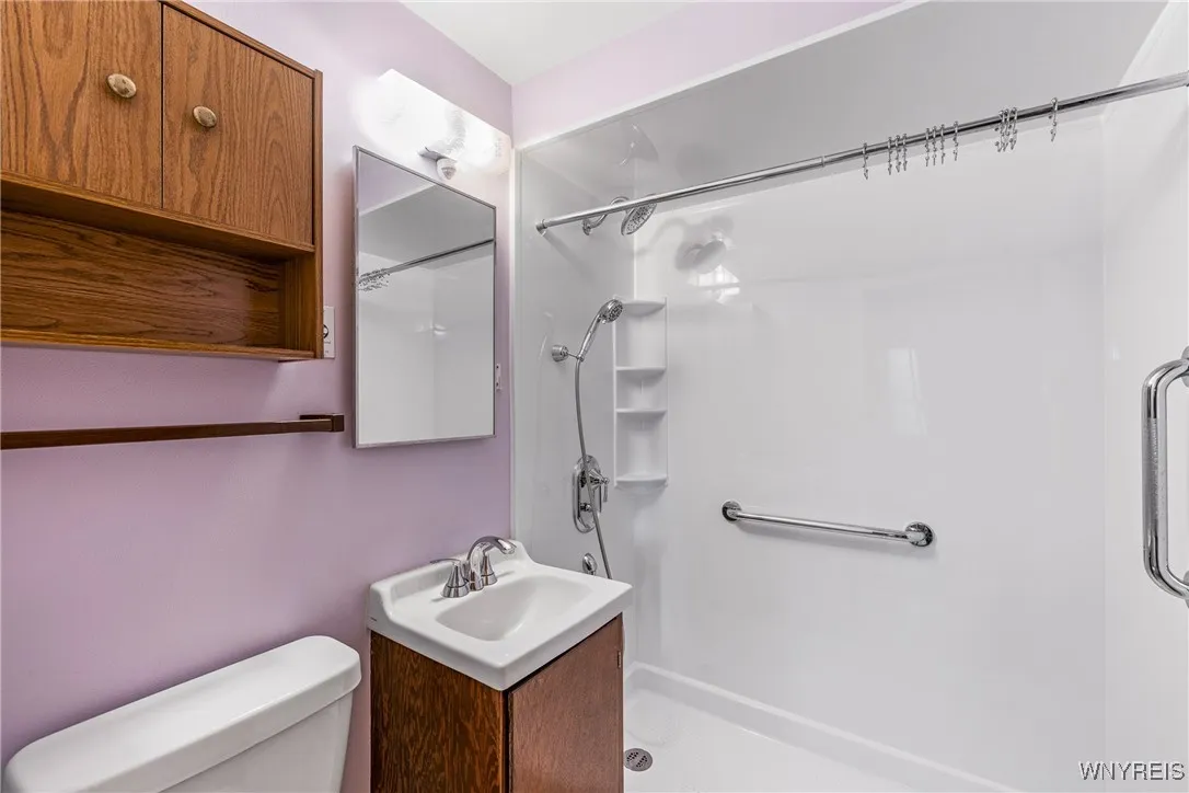 Floor 1 FULL BATH