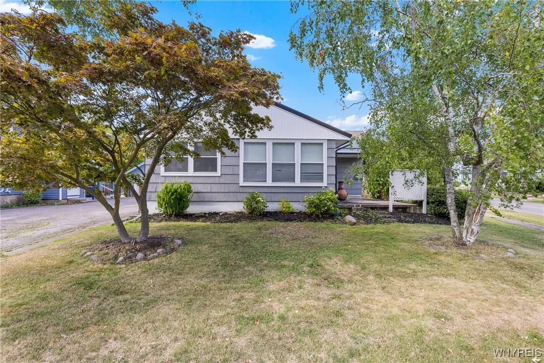 15 Cleveland Place, Lockport City, New York 14094, Lockport City, New York 14094, 3 Bedrooms Bedrooms, 6 Rooms Rooms,1 BathroomBathrooms,Residential,For Sale,15 Cleveland Place, Lockport City, New York 14094,0,B1634415