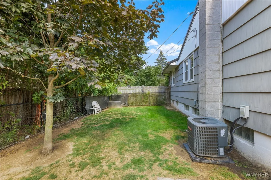 15 Cleveland Place, Lockport City, New York 14094, Lockport City, New York 14094, 3 Bedrooms Bedrooms, 6 Rooms Rooms,1 BathroomBathrooms,Residential,For Sale,15 Cleveland Place, Lockport City, New York 14094,0,B1634415