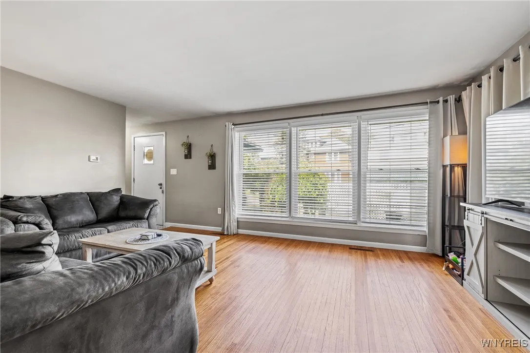 15 Cleveland Place, Lockport City, New York 14094, Lockport City, New York 14094, 3 Bedrooms Bedrooms, 6 Rooms Rooms,1 BathroomBathrooms,Residential,For Sale,15 Cleveland Place, Lockport City, New York 14094,0,B1634415