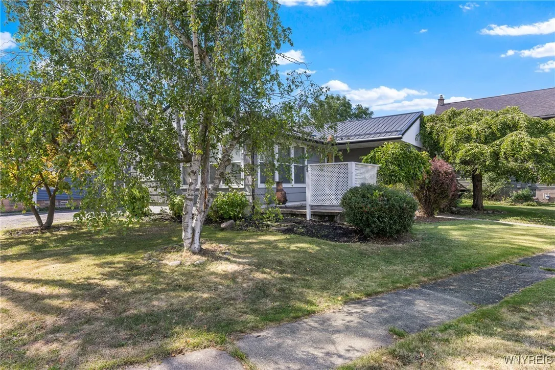 15 Cleveland Place, Lockport City, New York 14094, Lockport City, New York 14094, 3 Bedrooms Bedrooms, 6 Rooms Rooms,1 BathroomBathrooms,Residential,For Sale,15 Cleveland Place, Lockport City, New York 14094,0,B1634415
