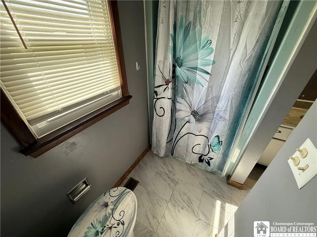 3311 Us-20, Sheridan, New York 14135, Sheridan, New York 14135, 3 Bedrooms Bedrooms, 6 Rooms Rooms,1 BathroomBathrooms,Residential,For Sale,3311 Us-20, Sheridan, New York 14135,0,R1634478