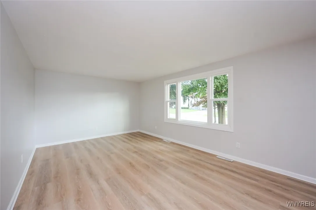 862 Falcon Drive, Lancaster, New York 14043, Lancaster, New York 14043, 3 Bedrooms Bedrooms, 5 Rooms Rooms,1 BathroomBathrooms,Residential Lease,For Rent,862 Falcon Drive, Lancaster, New York 14043,0,B1634521