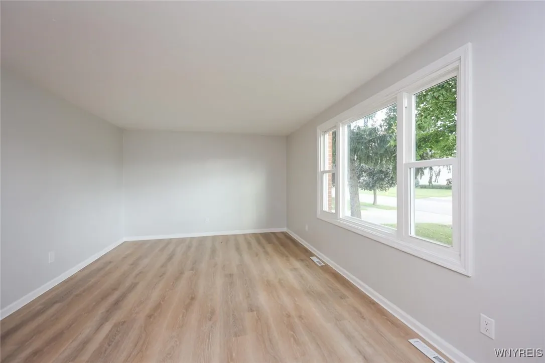 862 Falcon Drive, Lancaster, New York 14043, Lancaster, New York 14043, 3 Bedrooms Bedrooms, 5 Rooms Rooms,1 BathroomBathrooms,Residential Lease,For Rent,862 Falcon Drive, Lancaster, New York 14043,0,B1634521
