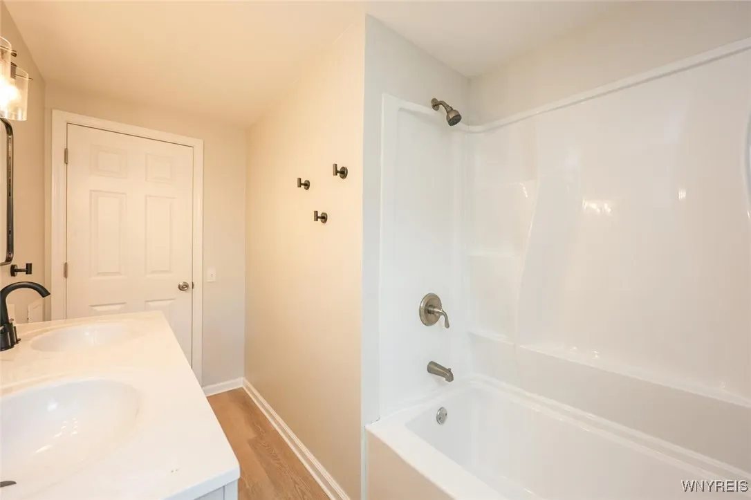 862 Falcon Drive, Lancaster, New York 14043, Lancaster, New York 14043, 3 Bedrooms Bedrooms, 5 Rooms Rooms,1 BathroomBathrooms,Residential Lease,Closed,862 Falcon Drive, Lancaster, New York 14043,0,B1634521