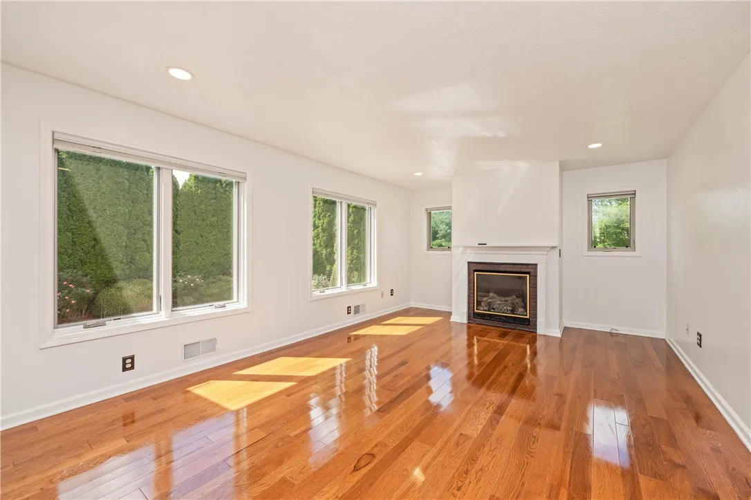 7 Homestead Vw, Chili, New York 14624, Chili, New York 14624, 5 Bedrooms Bedrooms, 11 Rooms Rooms,2 BathroomsBathrooms,Residential,For Sale,7 Homestead Vw, Chili, New York 14624,0,R1634477
