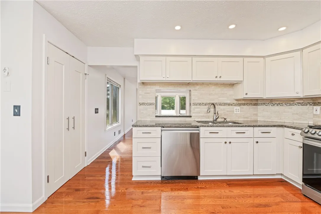 7 Homestead Vw, Chili, New York 14624, Chili, New York 14624, 5 Bedrooms Bedrooms, 11 Rooms Rooms,2 BathroomsBathrooms,Residential,For Sale,7 Homestead Vw, Chili, New York 14624,0,R1634477