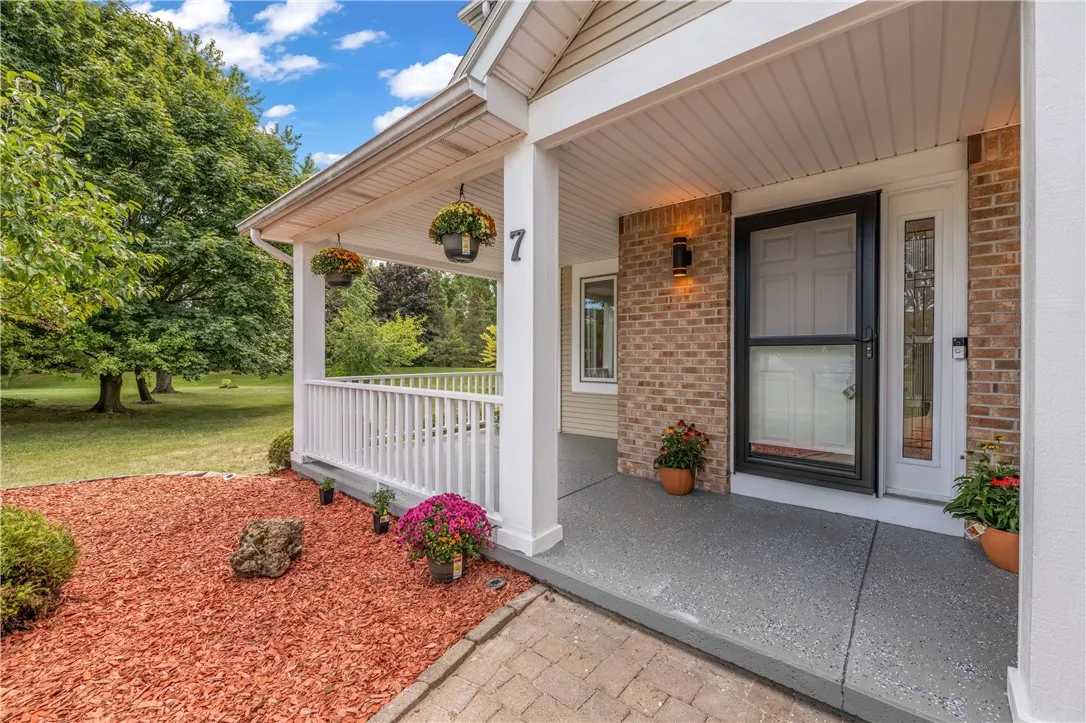 7 Homestead Vw, Chili, New York 14624, Chili, New York 14624, 5 Bedrooms Bedrooms, 11 Rooms Rooms,2 BathroomsBathrooms,Residential,For Sale,7 Homestead Vw, Chili, New York 14624,0,R1634477