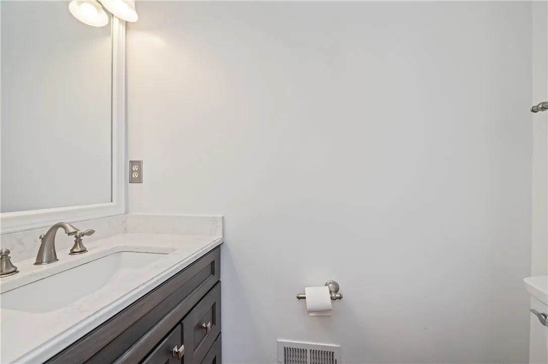 7 Homestead Vw, Chili, New York 14624, Chili, New York 14624, 5 Bedrooms Bedrooms, 11 Rooms Rooms,2 BathroomsBathrooms,Residential,For Sale,7 Homestead Vw, Chili, New York 14624,0,R1634477