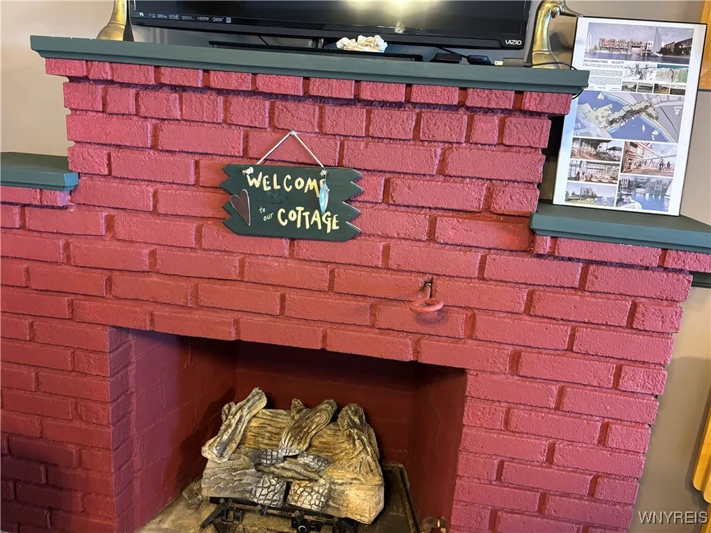 Gas fireplace