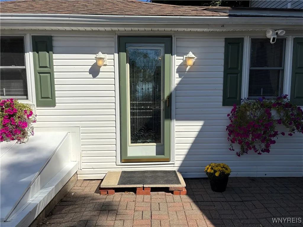 Leaded front door for natural light
