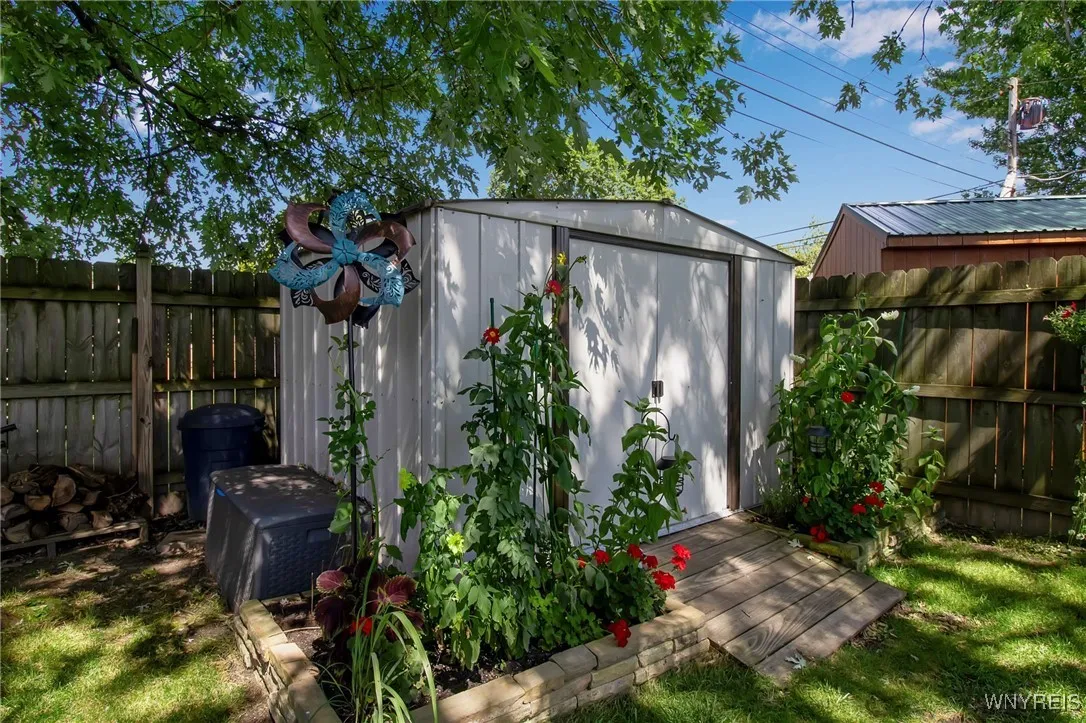 52 Briarlee Drive, Tonawanda, New York 14150, Tonawanda, New York 14150, 3 Bedrooms Bedrooms, 6 Rooms Rooms,1 BathroomBathrooms,Residential,For Sale,52 Briarlee Drive, Tonawanda, New York 14150,0,B1634670