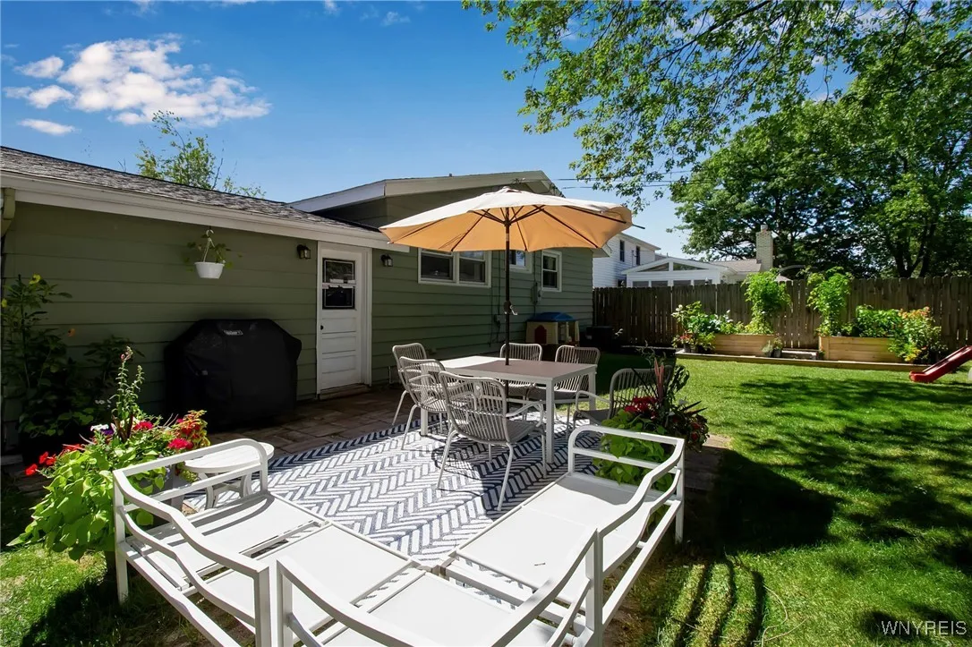 52 Briarlee Drive, Tonawanda, New York 14150, Tonawanda, New York 14150, 3 Bedrooms Bedrooms, 6 Rooms Rooms,1 BathroomBathrooms,Residential,For Sale,52 Briarlee Drive, Tonawanda, New York 14150,0,B1634670