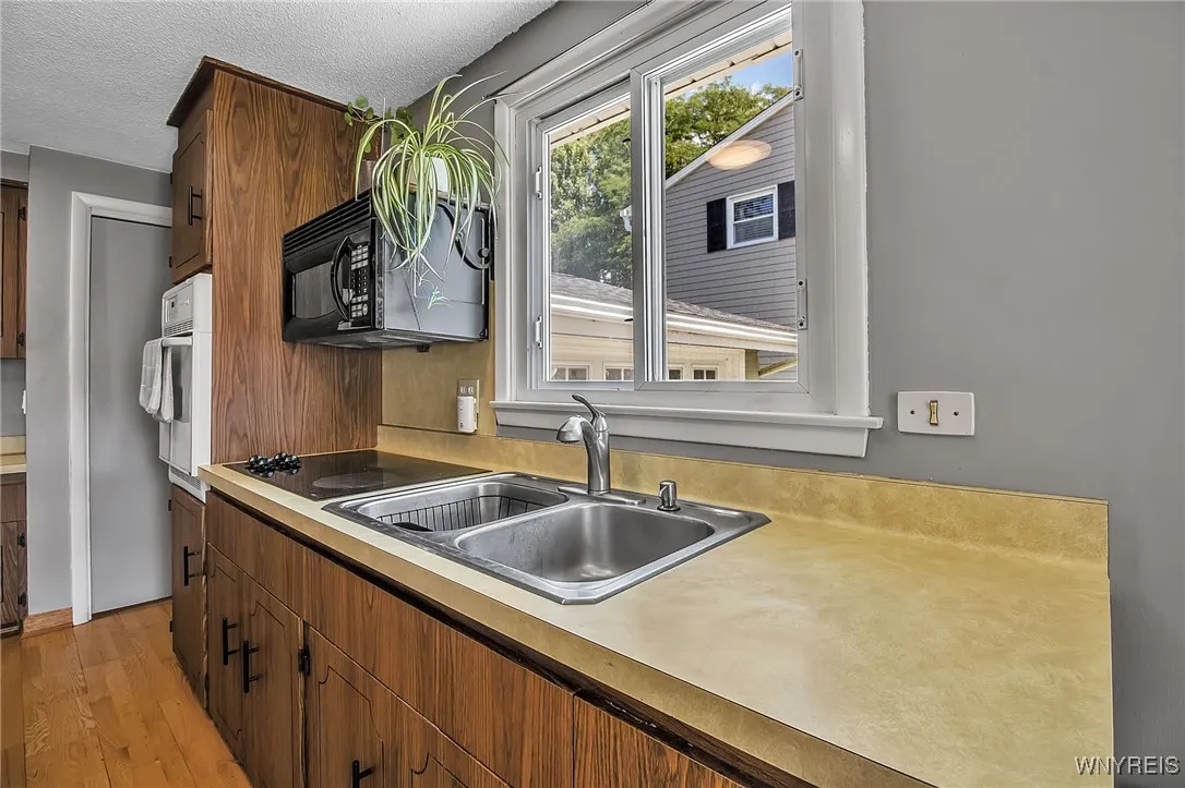 52 Briarlee Drive, Tonawanda, New York 14150, Tonawanda, New York 14150, 3 Bedrooms Bedrooms, 6 Rooms Rooms,1 BathroomBathrooms,Residential,For Sale,52 Briarlee Drive, Tonawanda, New York 14150,0,B1634670