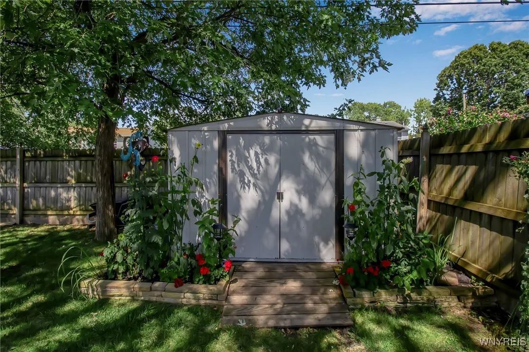 52 Briarlee Drive, Tonawanda, New York 14150, Tonawanda, New York 14150, 3 Bedrooms Bedrooms, 6 Rooms Rooms,1 BathroomBathrooms,Residential,For Sale,52 Briarlee Drive, Tonawanda, New York 14150,0,B1634670