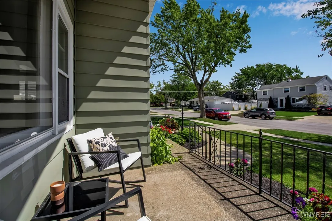 52 Briarlee Drive, Tonawanda, New York 14150, Tonawanda, New York 14150, 3 Bedrooms Bedrooms, 6 Rooms Rooms,1 BathroomBathrooms,Residential,For Sale,52 Briarlee Drive, Tonawanda, New York 14150,0,B1634670