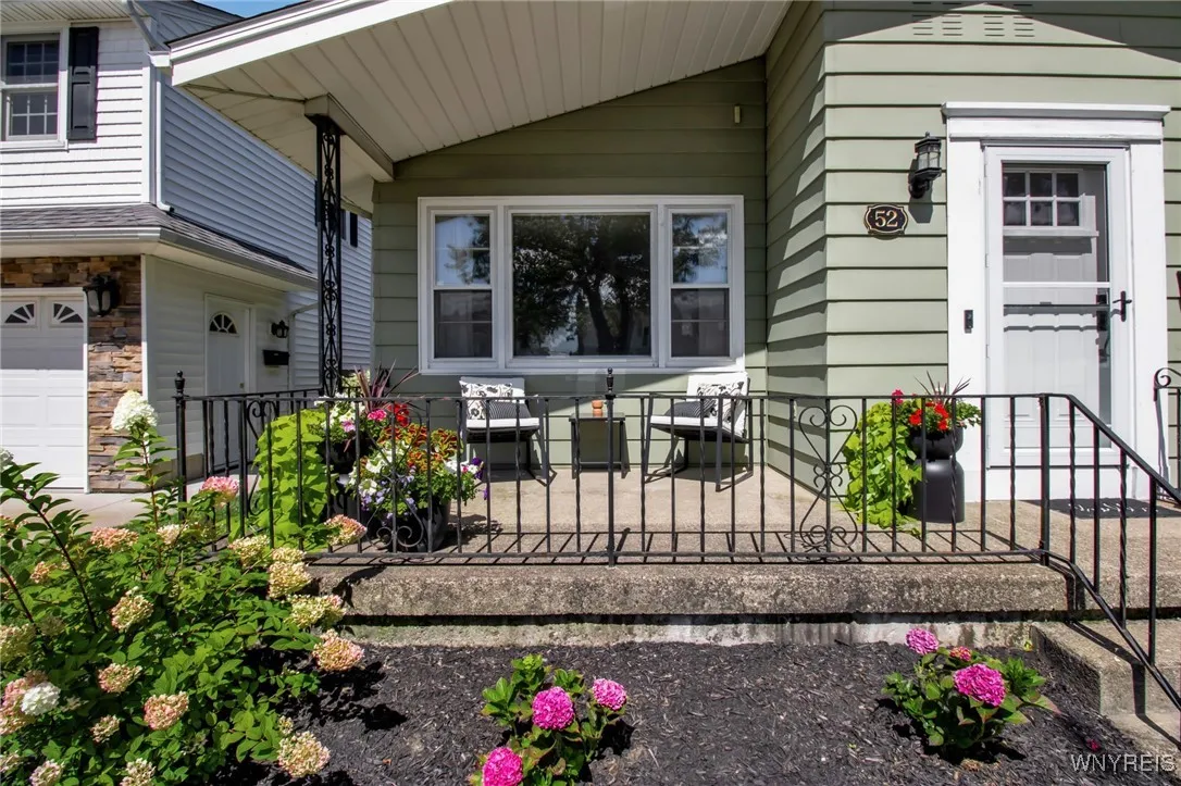 52 Briarlee Drive, Tonawanda, New York 14150, Tonawanda, New York 14150, 3 Bedrooms Bedrooms, 6 Rooms Rooms,1 BathroomBathrooms,Residential,For Sale,52 Briarlee Drive, Tonawanda, New York 14150,0,B1634670