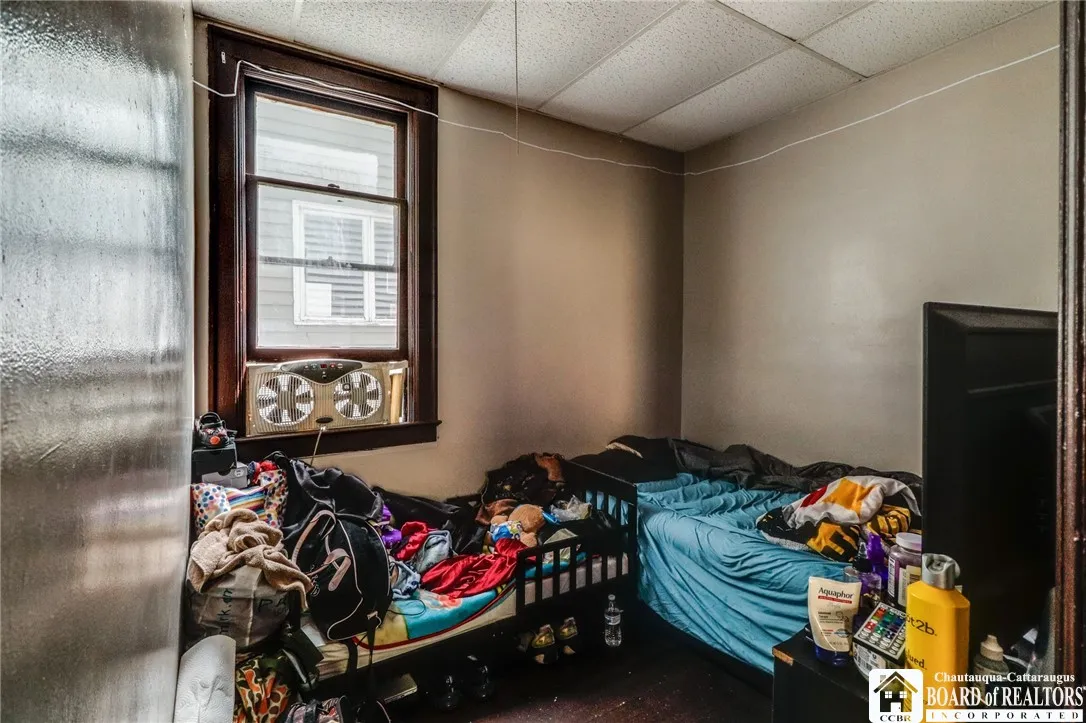 202 Grote Street, Buffalo, New York 14207, Buffalo, New York 14207, 6 Bedrooms Bedrooms, ,2 BathroomsBathrooms,Residential,Closed,202 Grote Street, Buffalo, New York 14207,0,R1634638