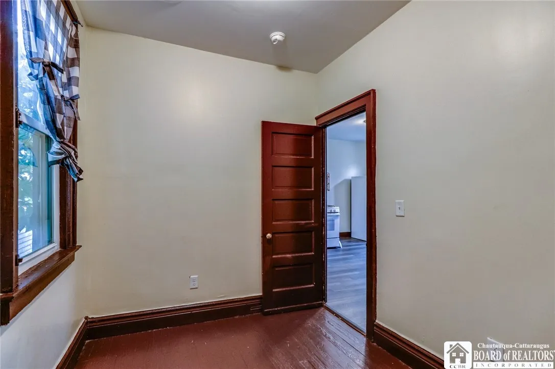 202 Grote Street, Buffalo, New York 14207, Buffalo, New York 14207, 6 Bedrooms Bedrooms, ,2 BathroomsBathrooms,Residential,Closed,202 Grote Street, Buffalo, New York 14207,0,R1634638