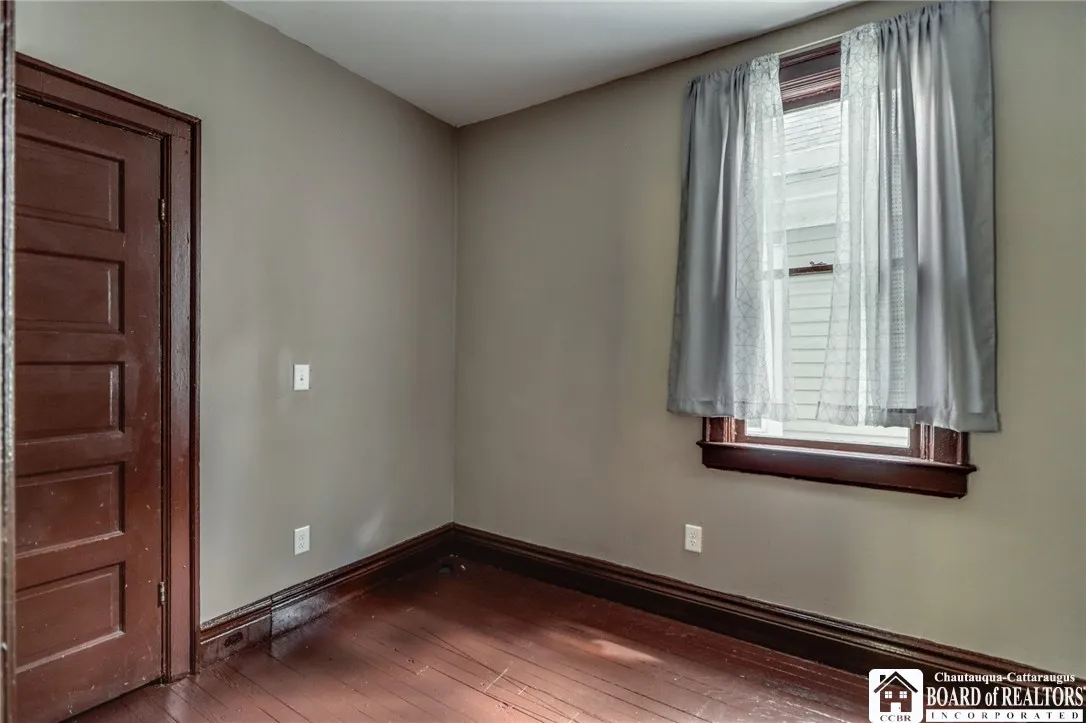 202 Grote Street, Buffalo, New York 14207, Buffalo, New York 14207, 6 Bedrooms Bedrooms, ,2 BathroomsBathrooms,Residential,Closed,202 Grote Street, Buffalo, New York 14207,0,R1634638