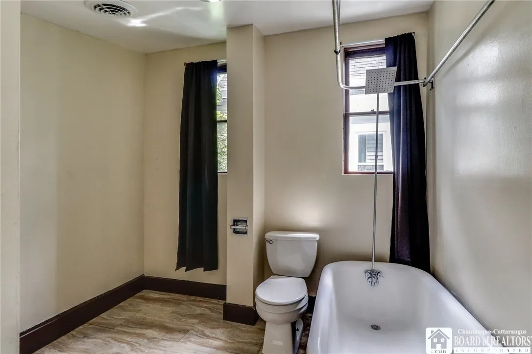 202 Grote Street, Buffalo, New York 14207, Buffalo, New York 14207, 6 Bedrooms Bedrooms, ,2 BathroomsBathrooms,Residential,Closed,202 Grote Street, Buffalo, New York 14207,0,R1634638