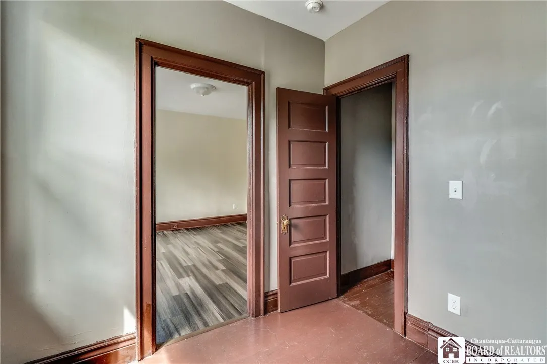 202 Grote Street, Buffalo, New York 14207, Buffalo, New York 14207, 6 Bedrooms Bedrooms, ,2 BathroomsBathrooms,Residential,Closed,202 Grote Street, Buffalo, New York 14207,0,R1634638