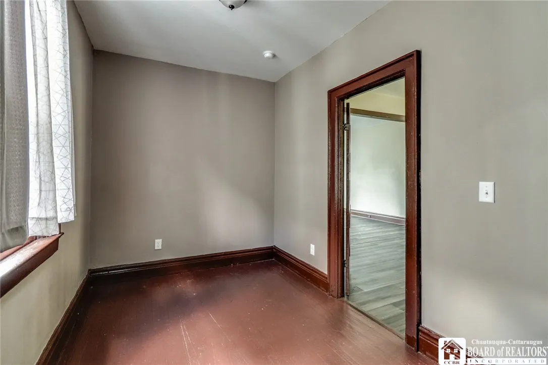 202 Grote Street, Buffalo, New York 14207, Buffalo, New York 14207, 6 Bedrooms Bedrooms, ,2 BathroomsBathrooms,Residential,Closed,202 Grote Street, Buffalo, New York 14207,0,R1634638